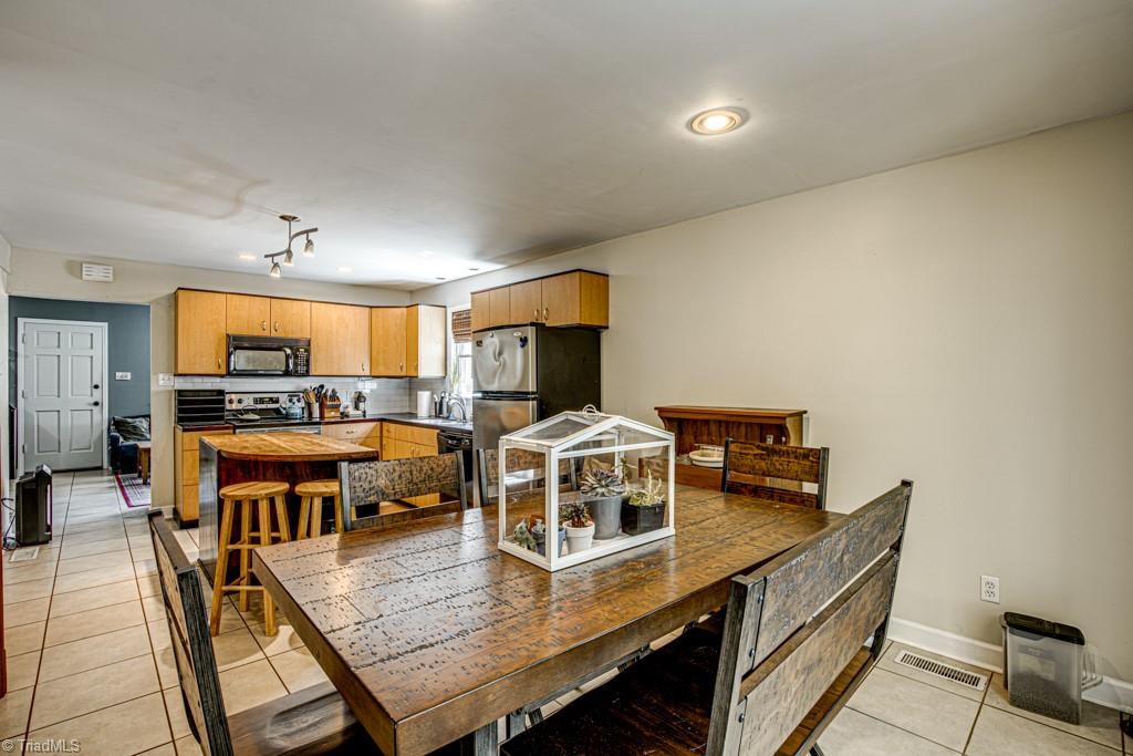 2211 South Hawthorne Road Winston-Salem, NC 27103 - Photo 11 of 34