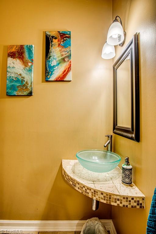 2211 South Hawthorne Road Winston-Salem, NC 27103 - Photo 18 of 34