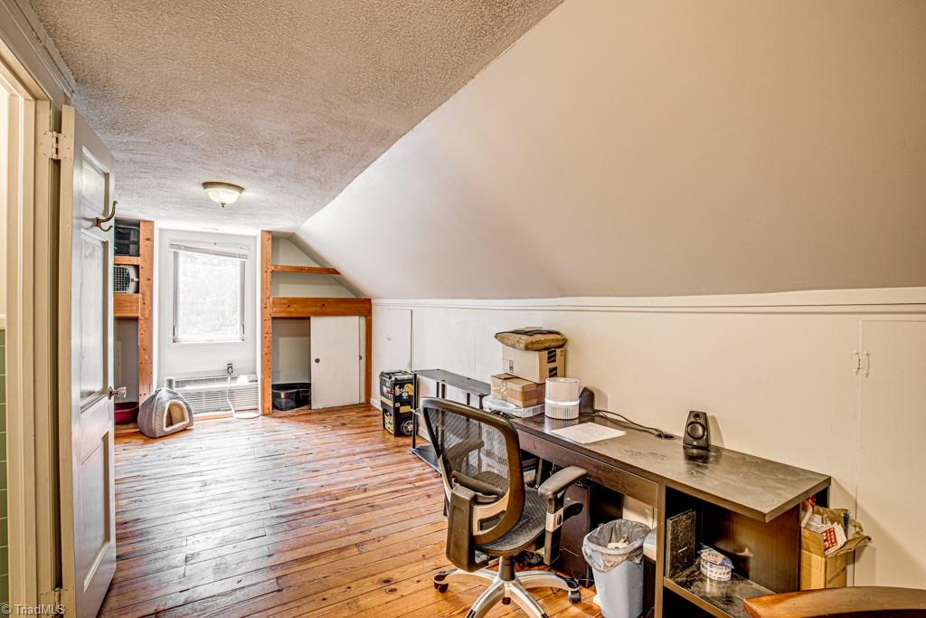 2211 South Hawthorne Road Winston-Salem, NC 27103 - Photo 19 of 34