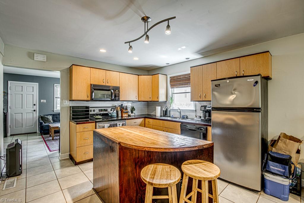 2211 South Hawthorne Road Winston-Salem, NC 27103 - Photo 7 of 34