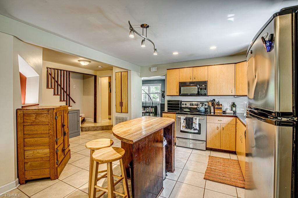 2211 South Hawthorne Road Winston-Salem, NC 27103 - Photo 8 of 34