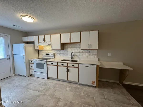 $990 | 2385 Hurt Drive, Rocky Mount, NC 27804