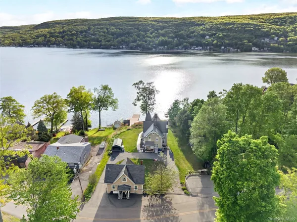 $2,000,000 | 83 Edgemere Avenue, Greenwood Lake, NY 10925
