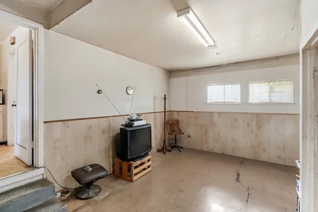 a view of a storage & utility room