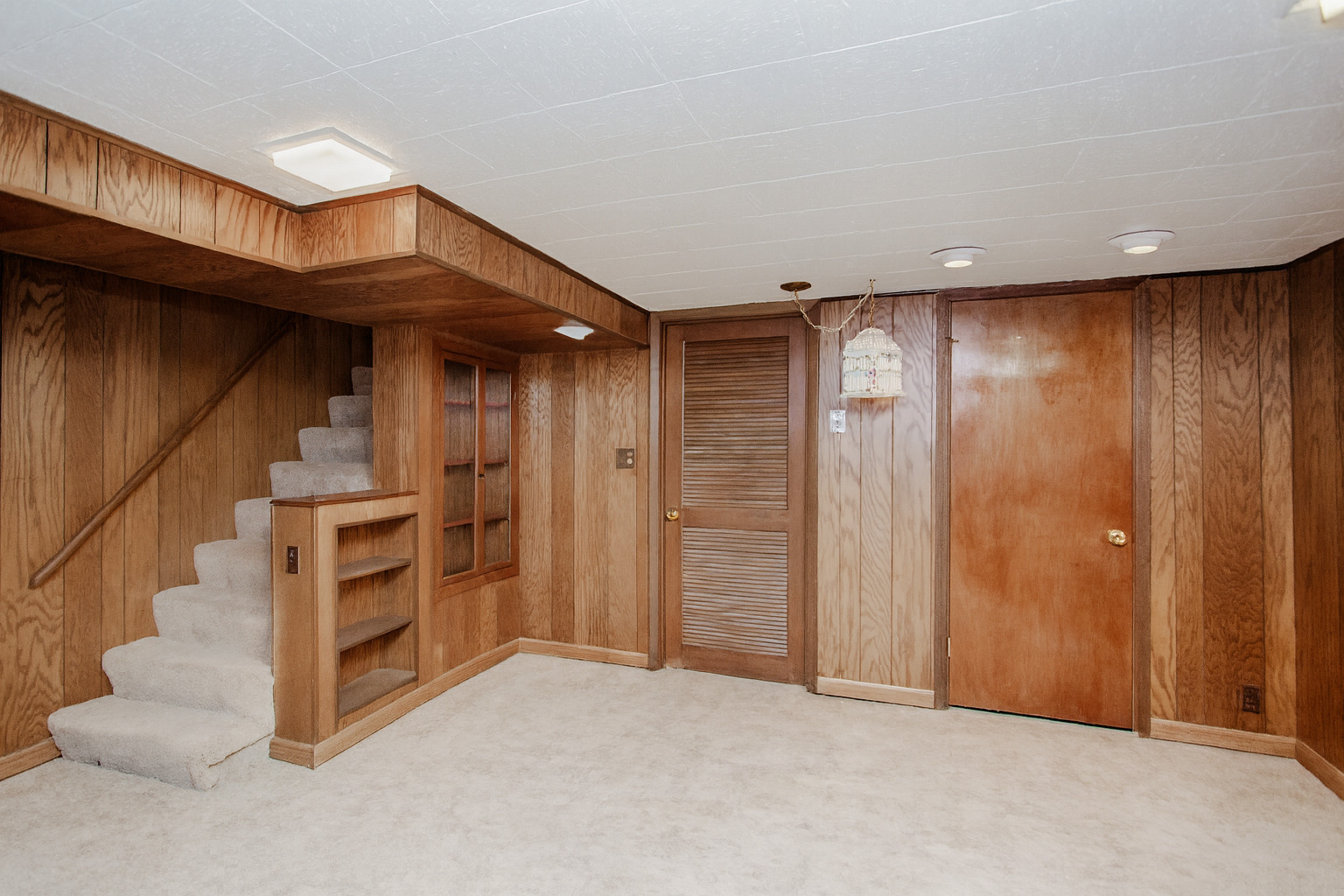 311 Vine Avenue, Unit E Park Ridge, IL 60068 - Photo 16 of 21 wooden floor in an empty room with a window