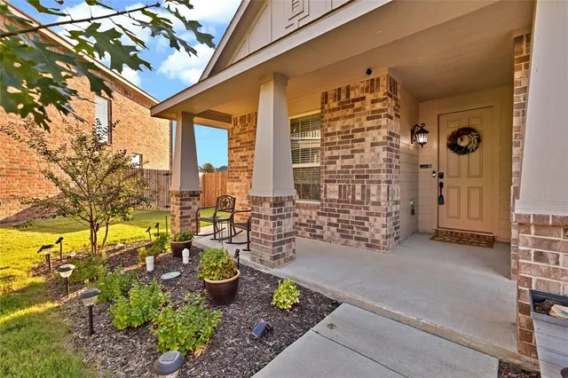 $319,900 | 4229 Aldridge Lane, Fort Worth, TX 76036