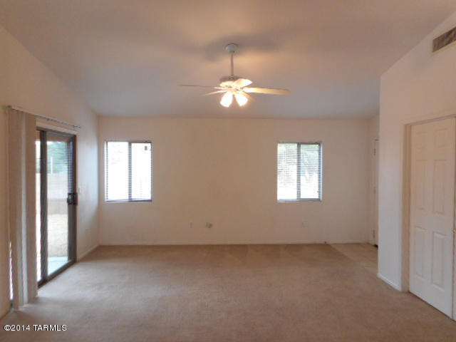 8404 West Benidorm Loop Tucson, AZ 85757 - Photo 5 of 33