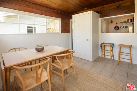 $2,000,000 | 727 Amoroso Place, Venice, CA 90291