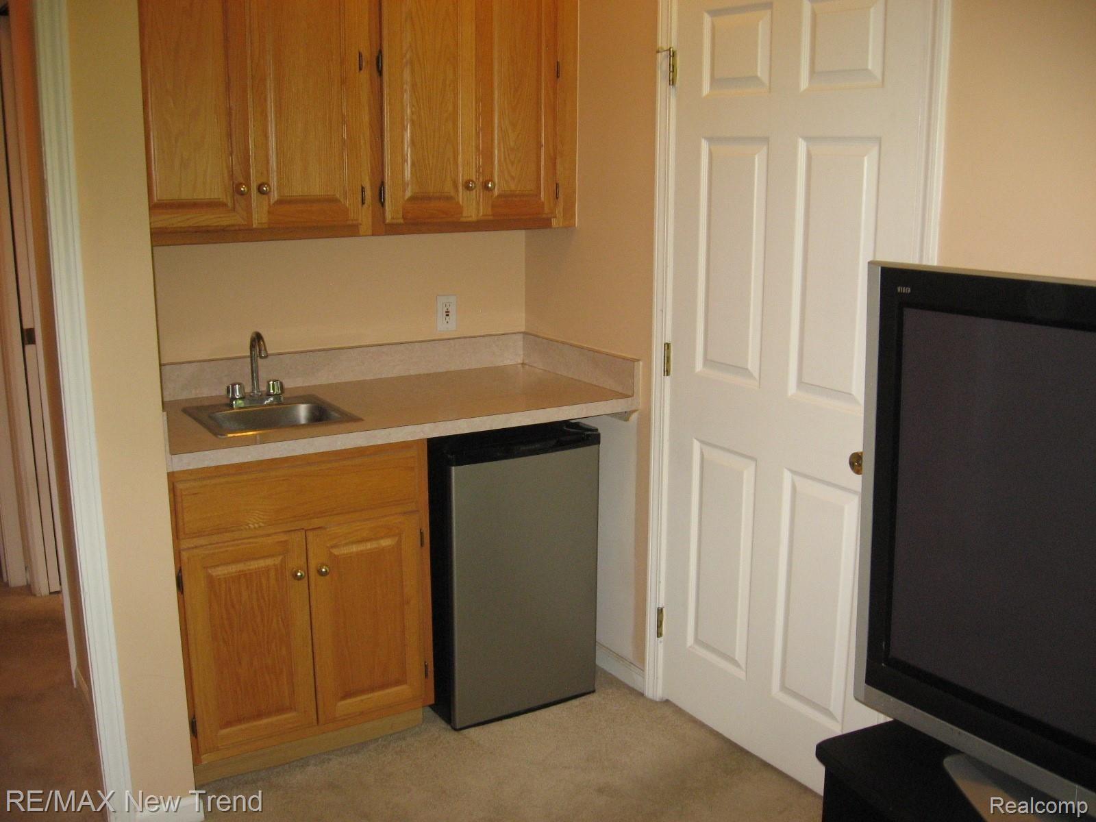 19031 Wayne Road Livonia, MI 48152 - Photo 17 of 56 IMG_7107 (1).JPG