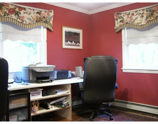 66 Richards Road Reading, MA 01867 - Photo 15 of 30 Gallery Image 15