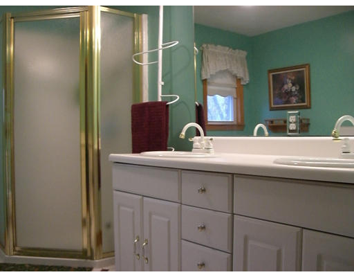 66 Richards Road Reading, MA 01867 - Photo 22 of 30 Gallery Image 22