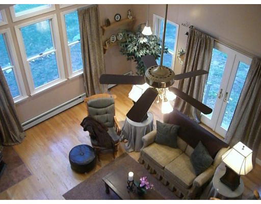 66 Richards Road Reading, MA 01867 - Photo 4 of 30 Gallery Image 4