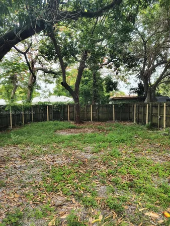$3,200 | 944 Northwest 51st Street, Miami, FL 33127