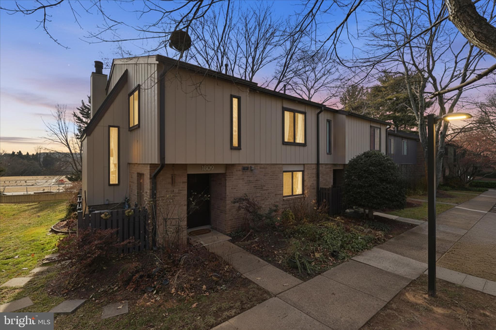 1809 Ivy Oak Square, Unit 61 Reston, VA 20190 - Photo 2 of 36