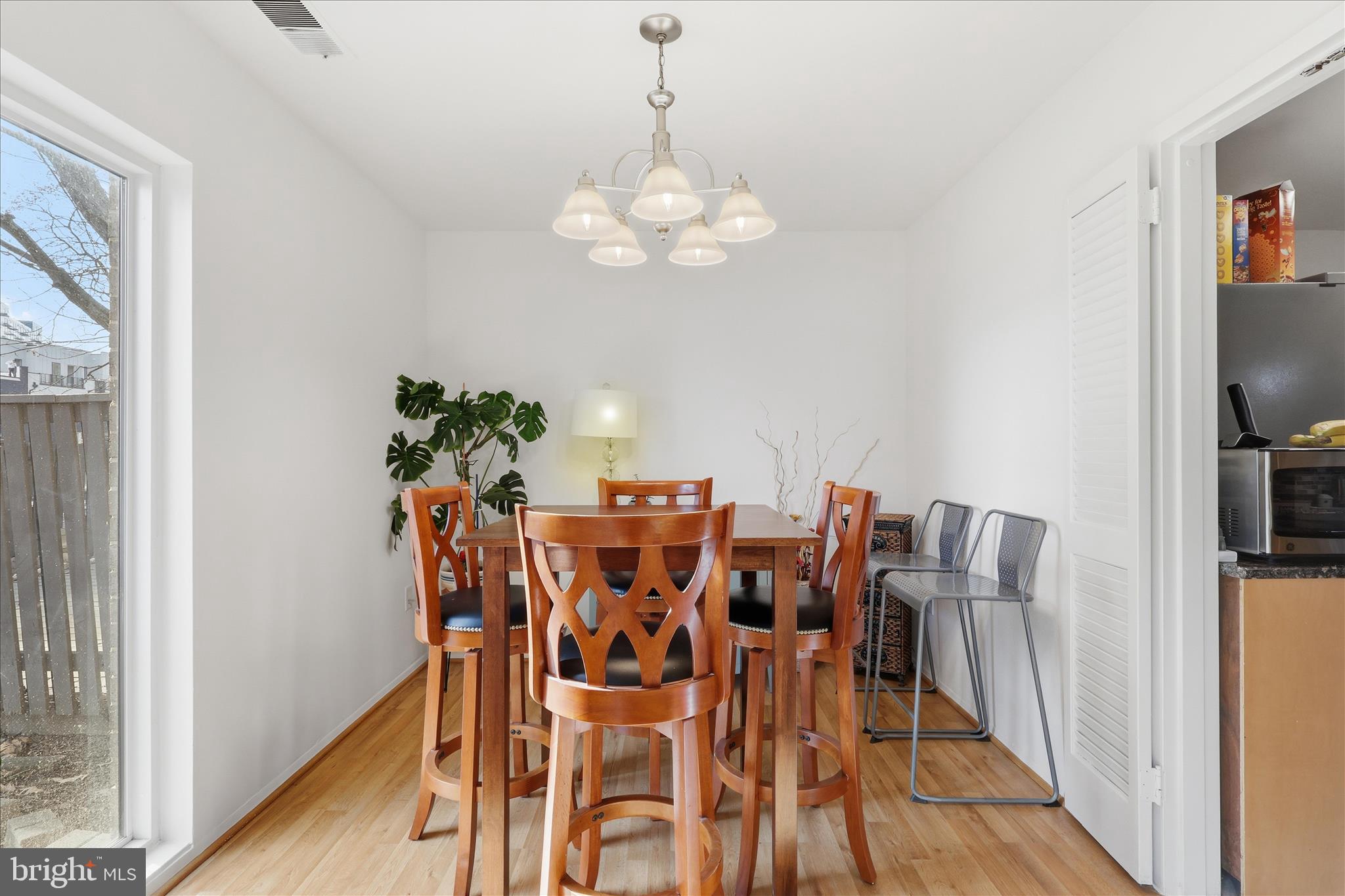 1809 Ivy Oak Square, Unit 61 Reston, VA 20190 - Photo 9 of 36