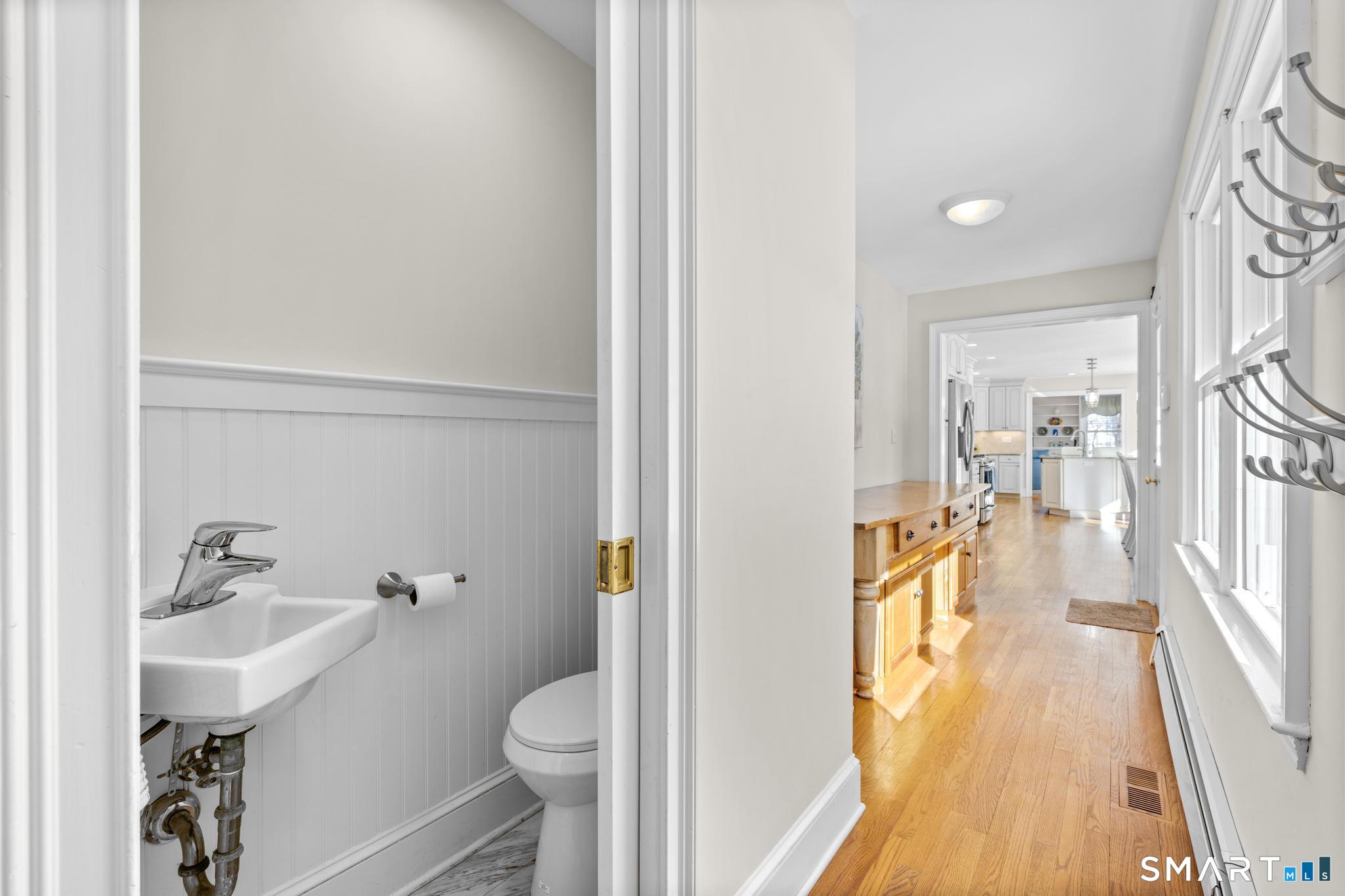 10 Foxwood Road Trumbull, CT 06611 - Photo 13 of 40