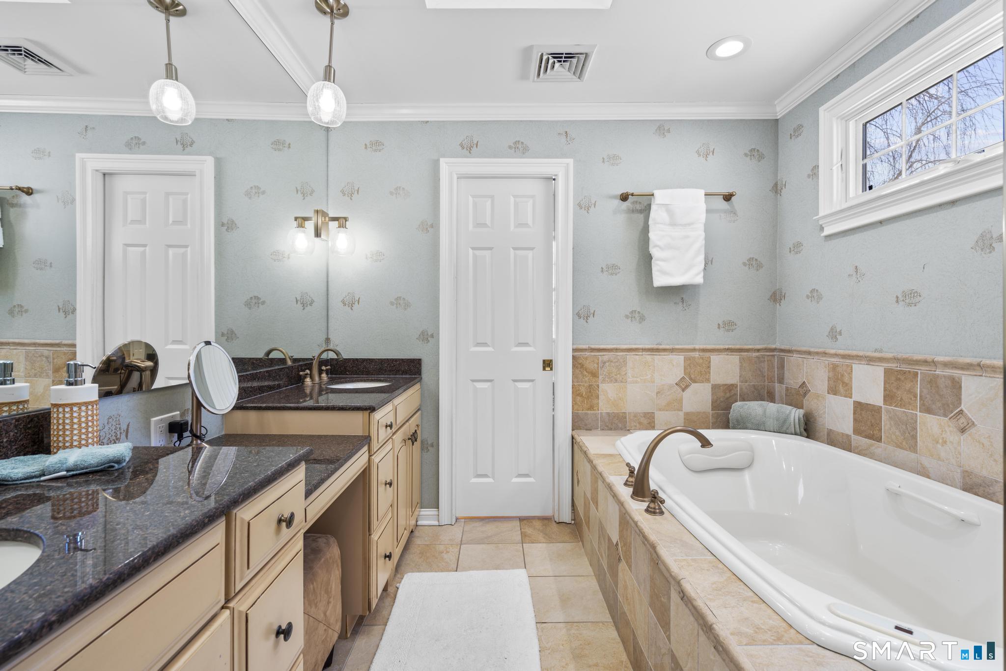 10 Foxwood Road Trumbull, CT 06611 - Photo 22 of 40