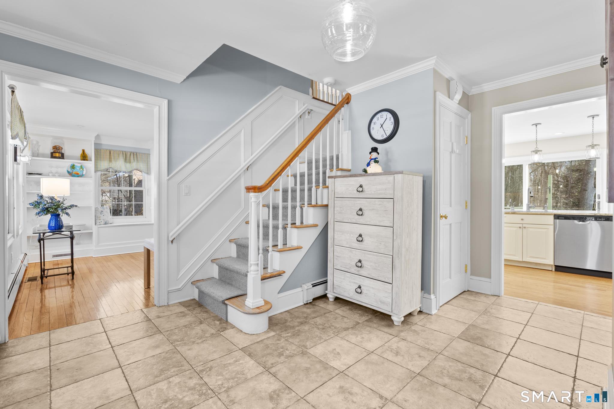 10 Foxwood Road Trumbull, CT 06611 - Photo 4 of 40