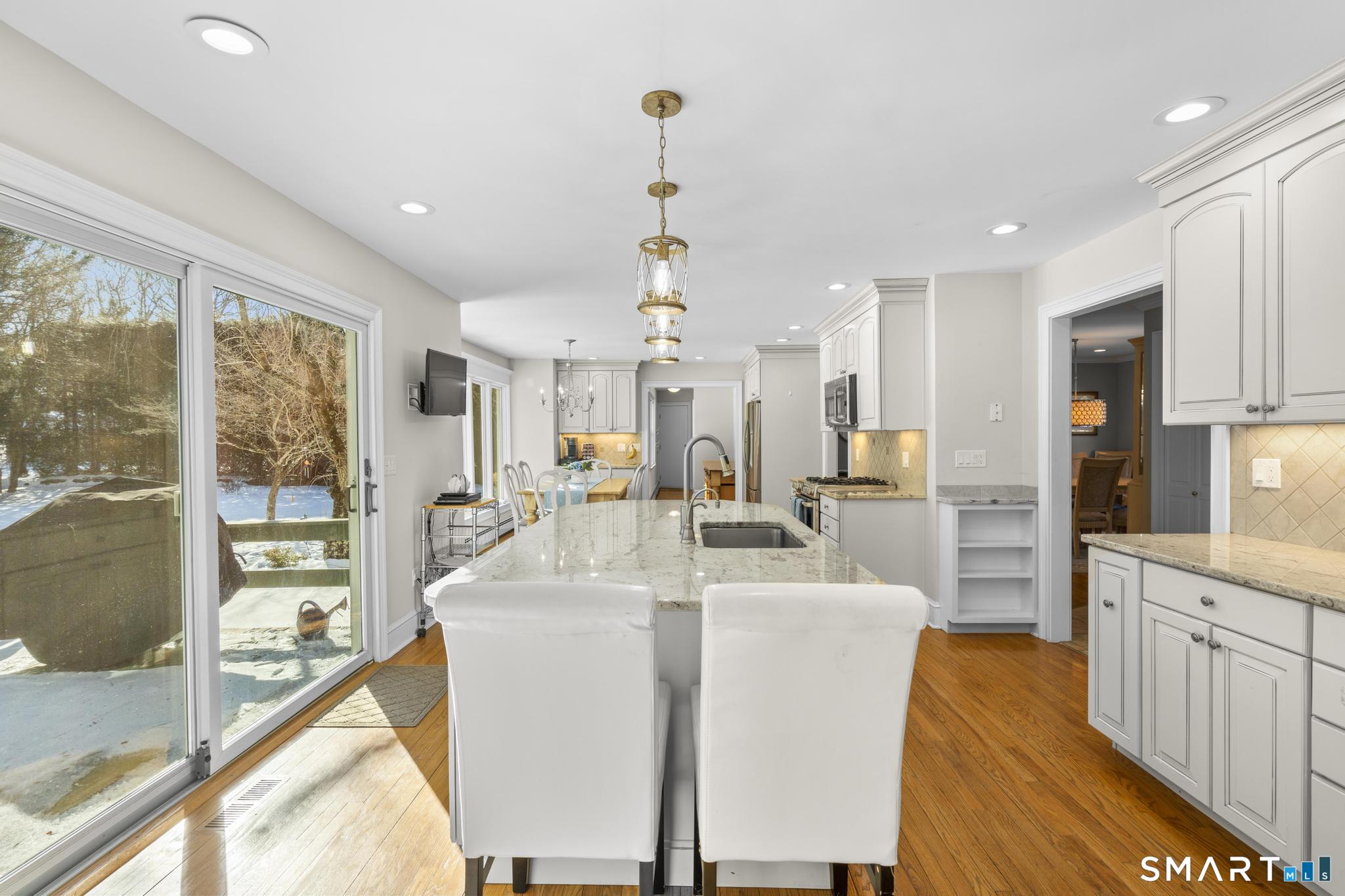 10 Foxwood Road Trumbull, CT 06611 - Photo 9 of 40