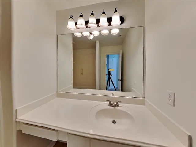 $2,085 | 30202 Deleon Fields Drive, Spring, TX 77386