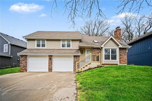 $365,000 | 6510 Northwest Mil Mar Drive, Kansas City, MO 64151