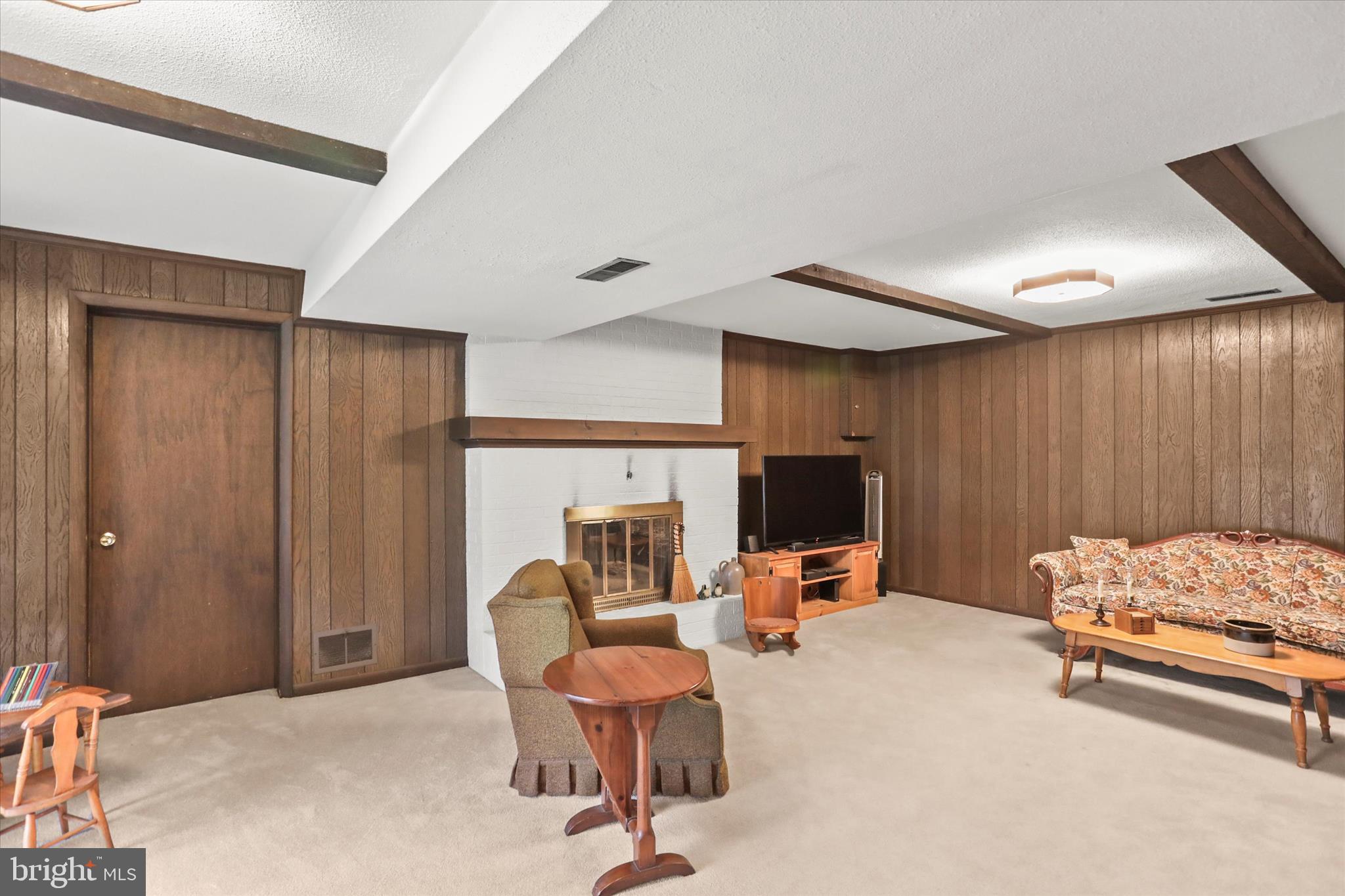 114 Lexington Road York, PA 17402 - Photo 32 of 49 a bedroom with furniture and a window