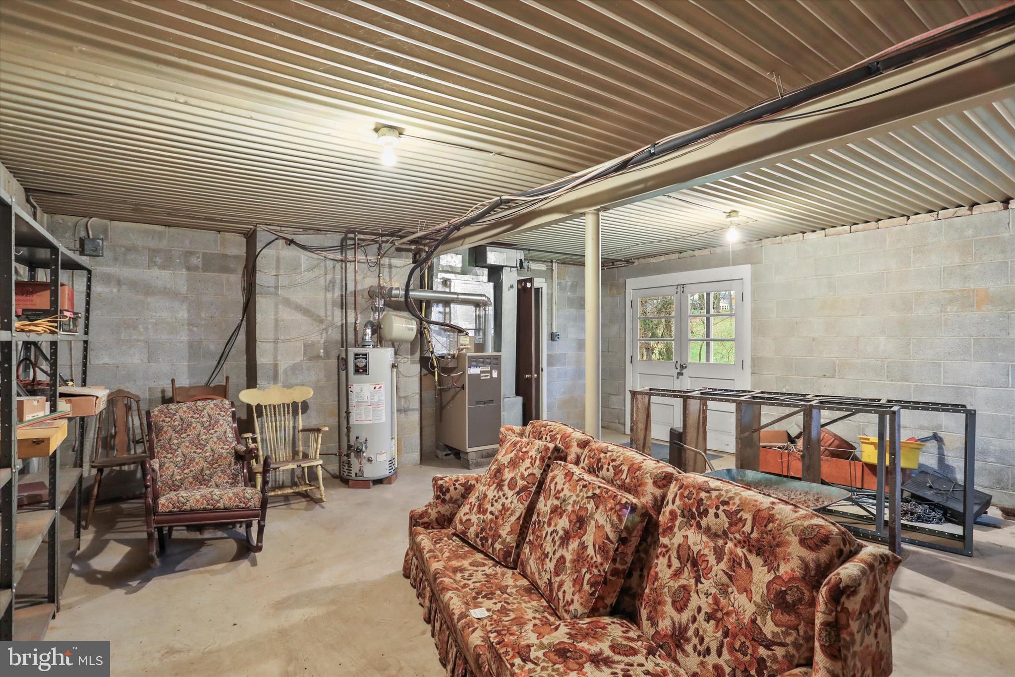 114 Lexington Road York, PA 17402 - Photo 35 of 49 a bedroom with furniture and a large window