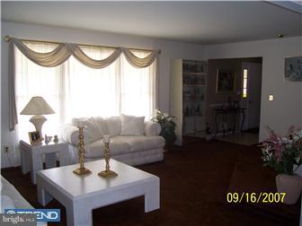 3038 Klockner Road Hamilton, NJ 08690 - Photo 2 of 12 Living Room