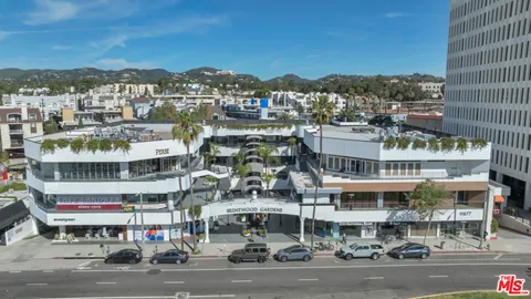 $2,199,000 | 441 South Barrington Avenue, Unit 301, Los Angeles, CA 90049