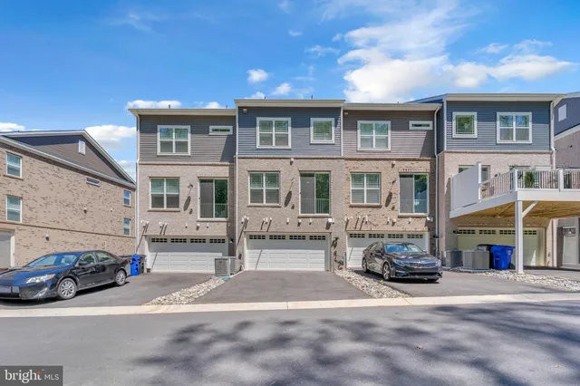 a car parked in front of a building