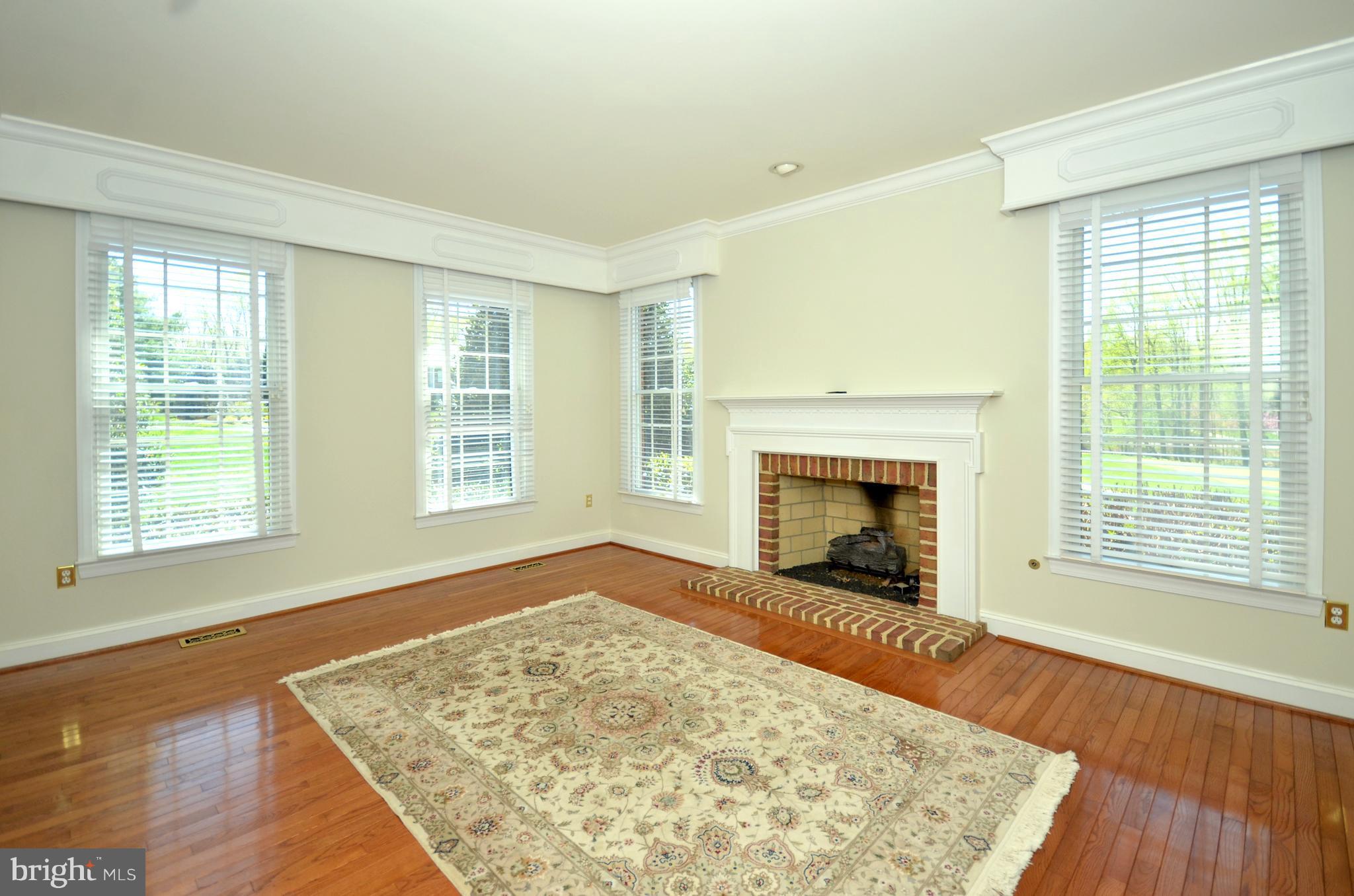 3504 Old Trail Road Edgewater, MD 21037 - Photo 4 of 30 Elegant Living Room