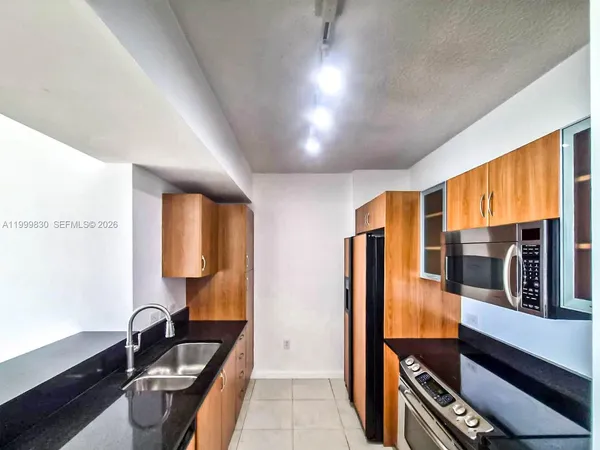 $2,800 | 2775 Northeast 187th Street, Unit 513, Aventura, FL 33180