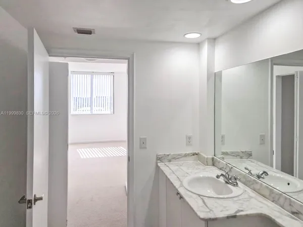 $2,800 | 2775 Northeast 187th Street, Unit 513, Aventura, FL 33180