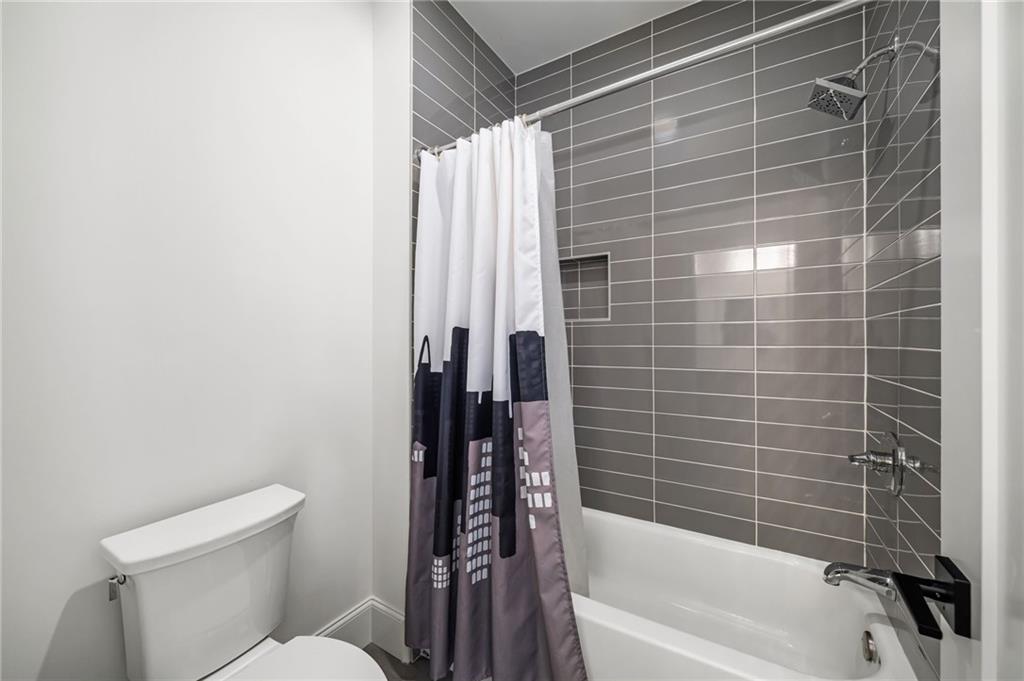 1941 Royal Court Atlanta, GA 30341 - Photo 37 of 54