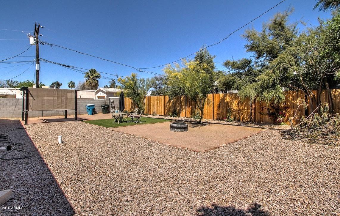 1106 East Roberts Road Phoenix, AZ 85022 - Photo 17 of 24 Backyard