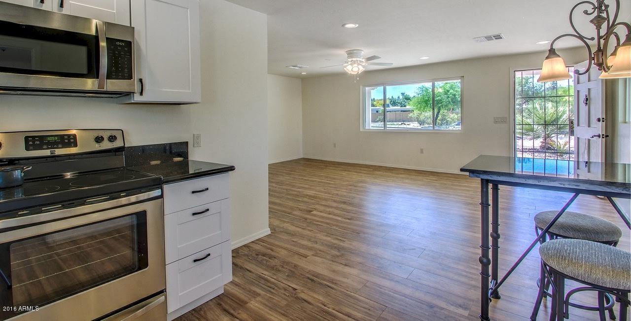1106 East Roberts Road Phoenix, AZ 85022 - Photo 3 of 24 Kitchen