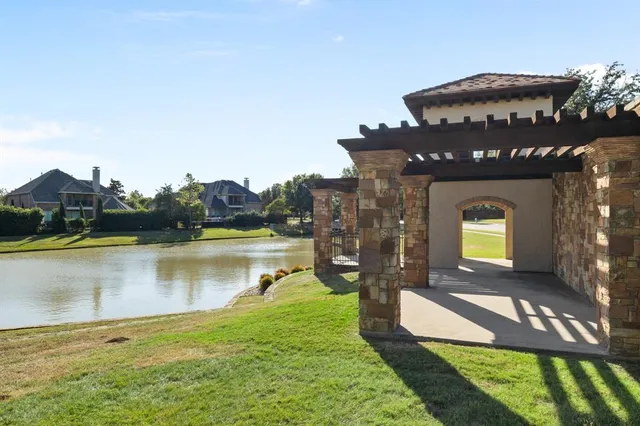 $780,000 | 928 Homestead Drive, Keller, TX 76248