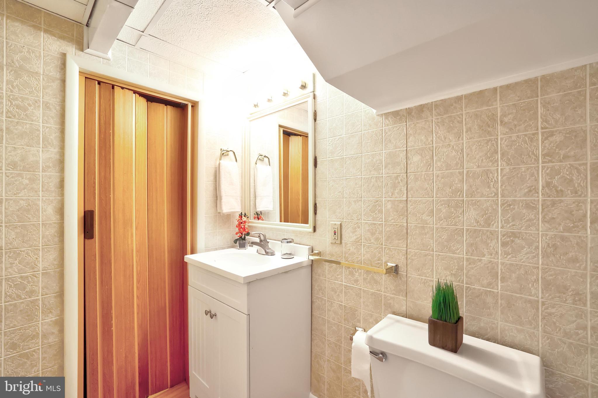 745 3rd Street Southwest, Unit 403 Washington, DC 20024 - Photo 21 of 33 Half Bathroom