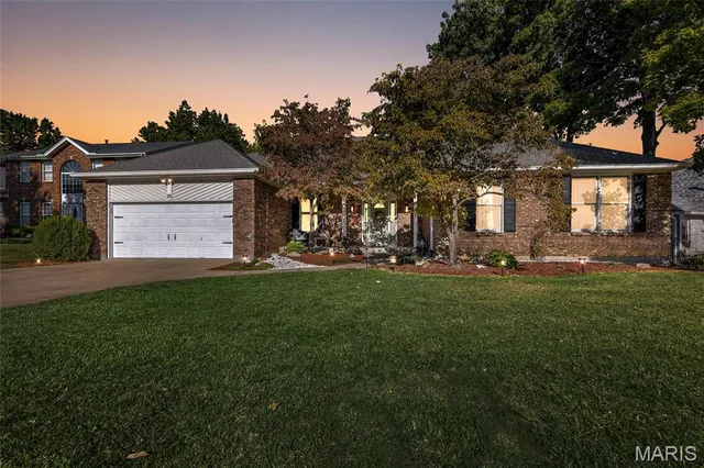 $585,000 | 15 Eagles Way Lane, Lake St. Louis, MO 63367