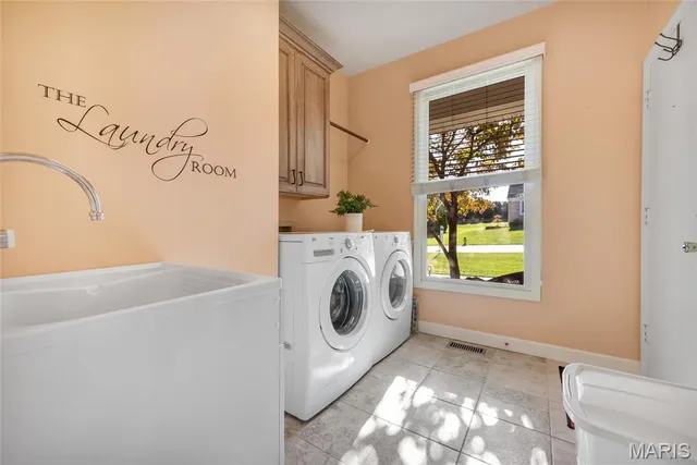 $585,000 | 15 Eagles Way Lane, Lake St. Louis, MO 63367