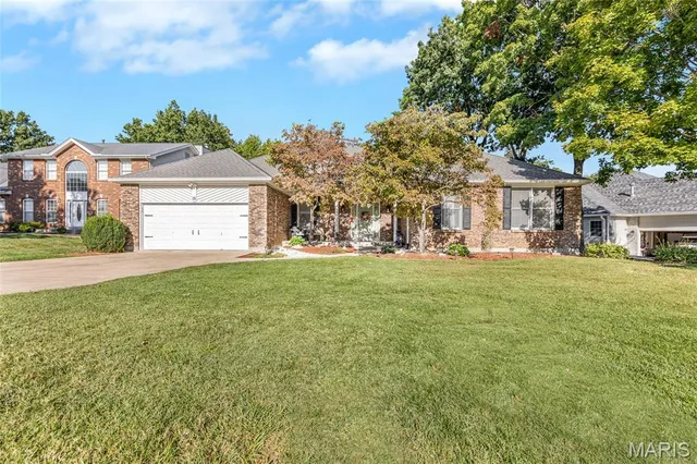 $585,000 | 15 Eagles Way Lane, Lake St. Louis, MO 63367