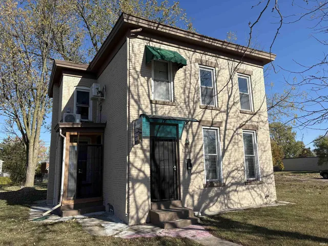 $185,000 | 613 East Lewis Street, Fort Wayne, IN 46802