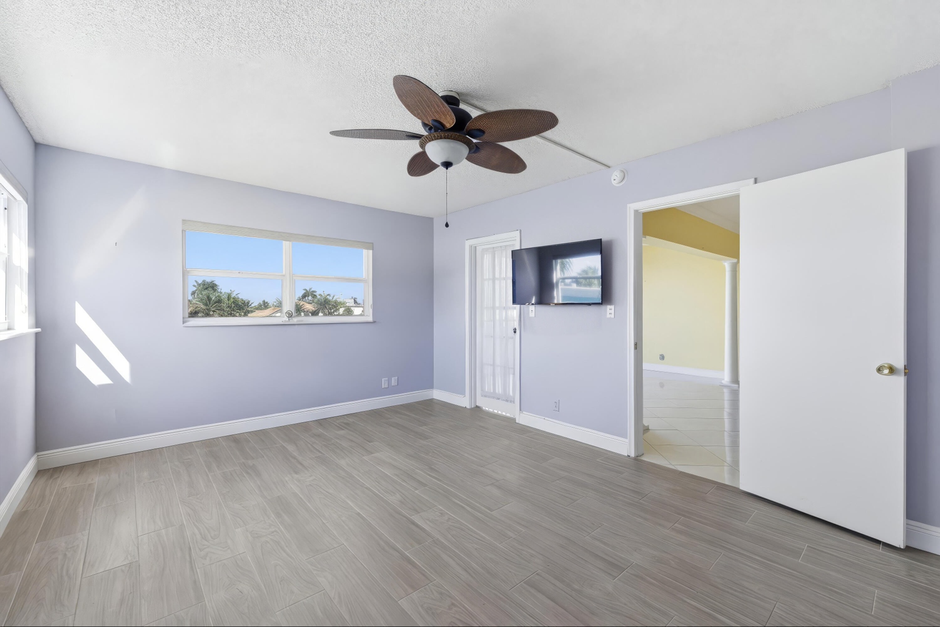 615 North Riverside Drive, Unit 301 Pompano Beach, FL 33062 - Photo 8 of 34 27_615_N_RIVERSIDE_DR_03112026_18PCT