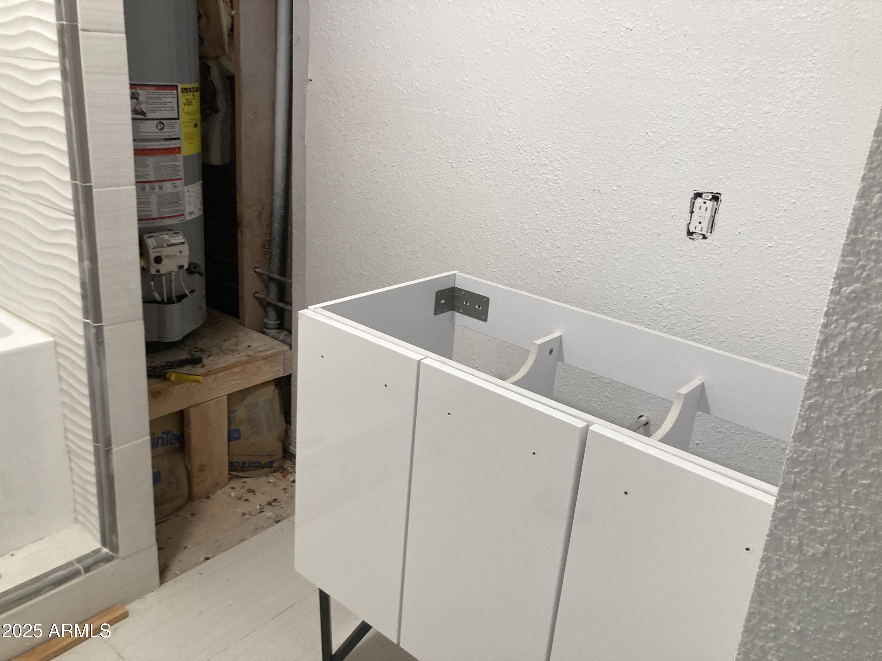 1245 North Thompson Avenue Ajo, AZ 85321 - Photo 11 of 17 a utility room with dryer and washer