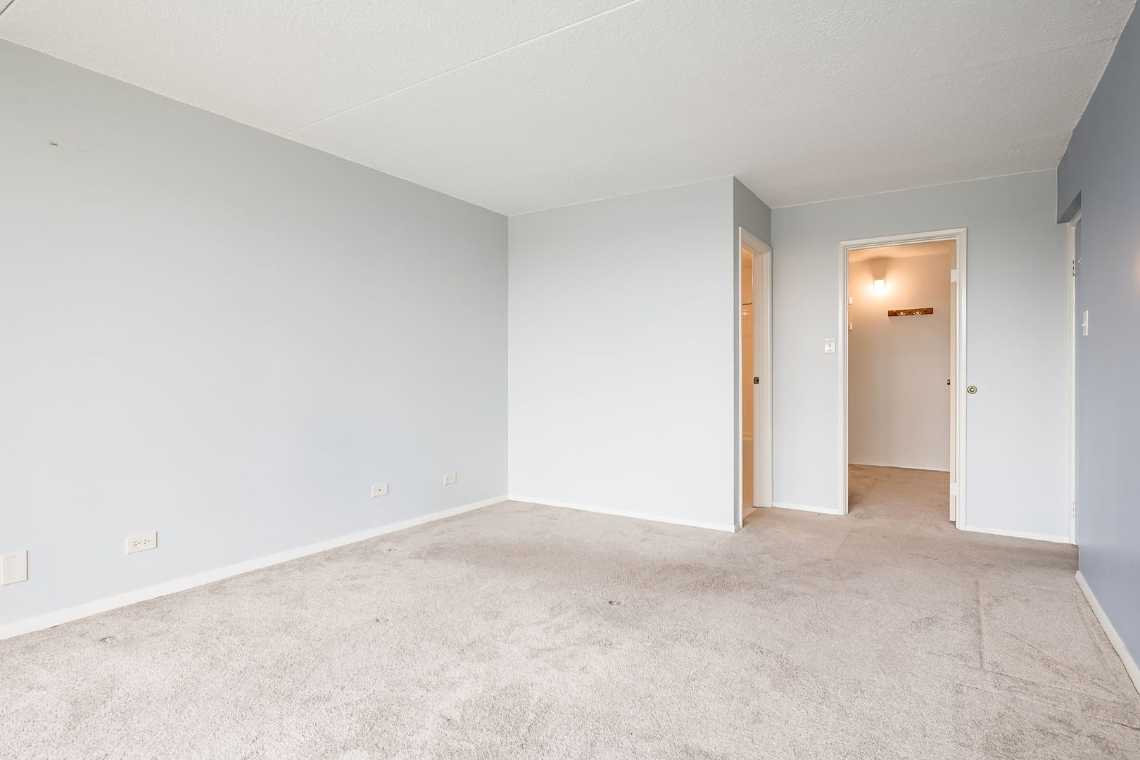 2015 South Finley Road, Unit 207 Lombard, IL 60148 - Photo 14 of 26 Gallery Image 14