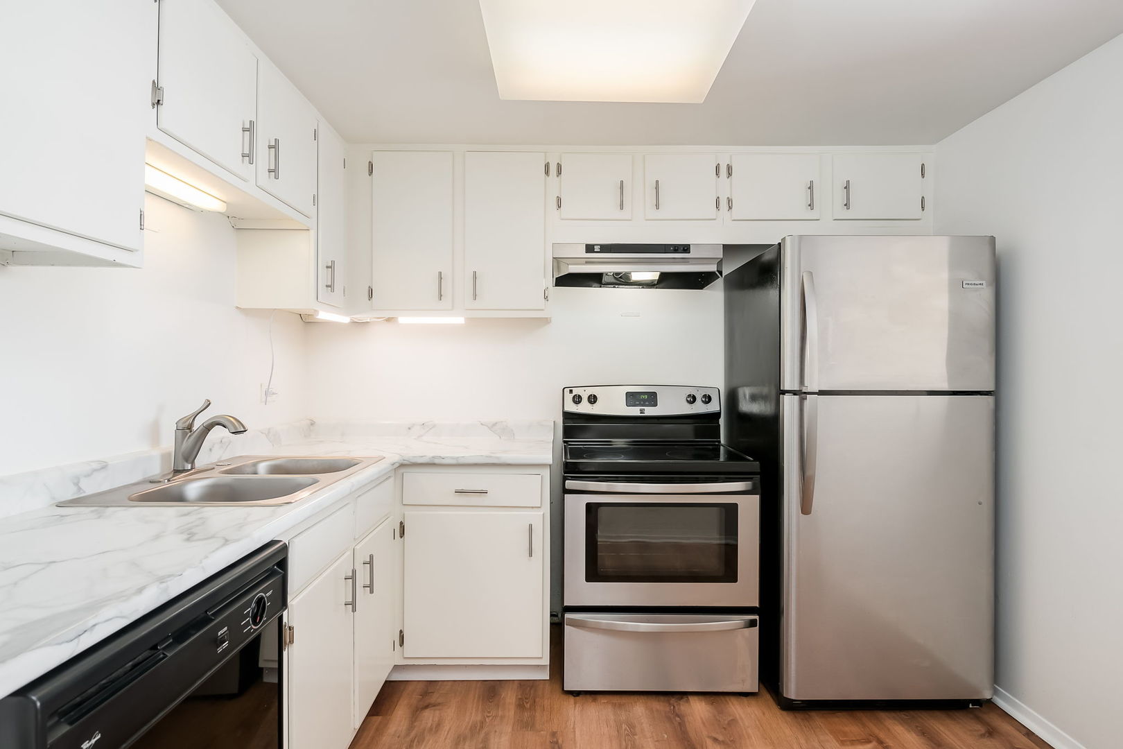 2015 South Finley Road, Unit 207 Lombard, IL 60148 - Photo 4 of 26 Gallery Image 4