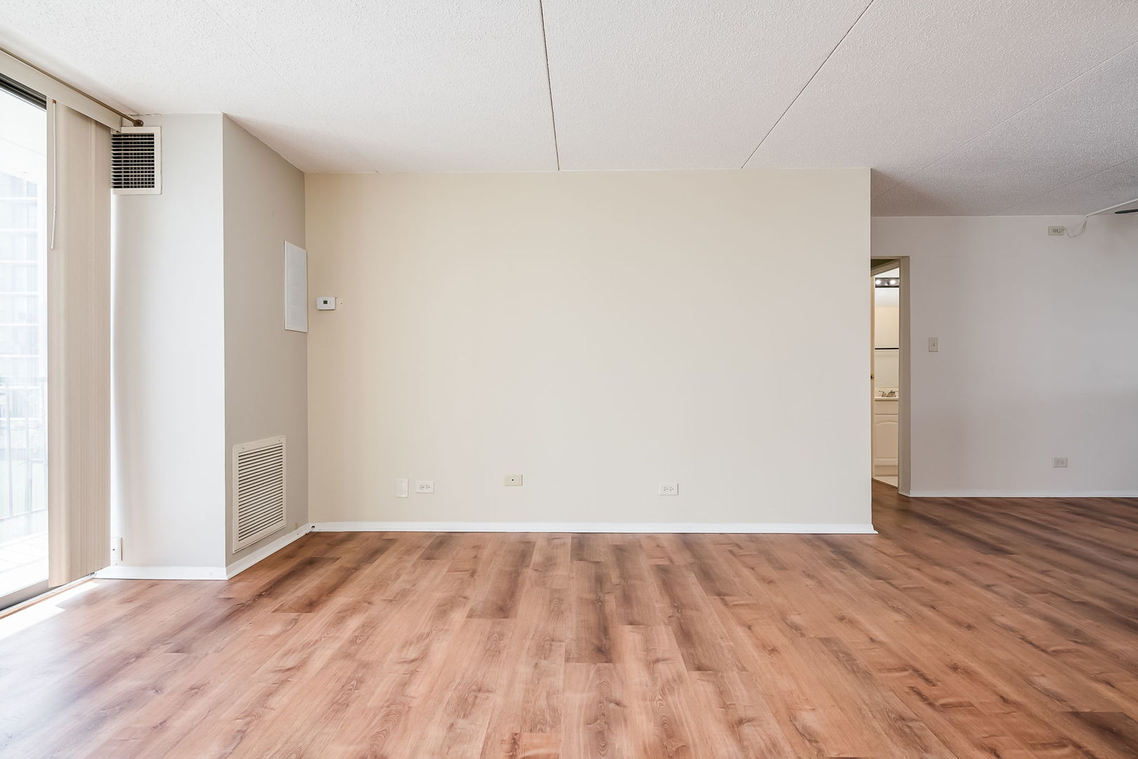 2015 South Finley Road, Unit 207 Lombard, IL 60148 - Photo 7 of 26 Gallery Image 7