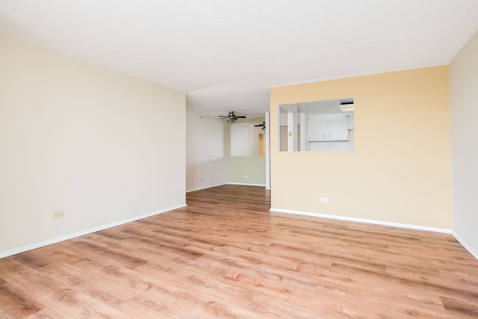 2015 South Finley Road, Unit 207 Lombard, IL 60148 - Photo 8 of 26 Gallery Image 8