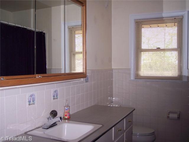 328 Deadmon Road Mocksville, NC 27028 - Photo 12 of 14 Bath.