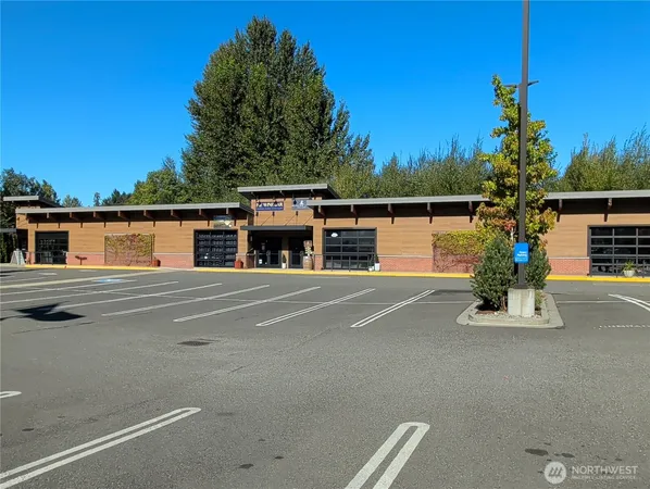 $3,333 | 19255 Snohomish-woodinville Road, Woodinville, WA 98072